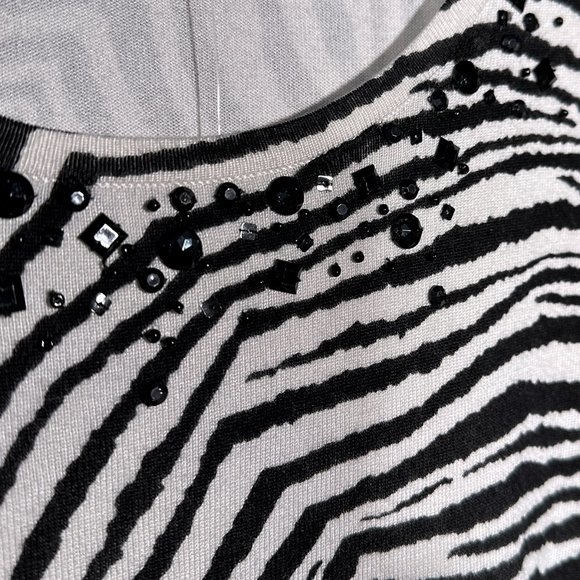 LH Sport Zebra Print‎ Top/Tunic With Embellishments Around Neckline Size XXL - Picture 7 of 13